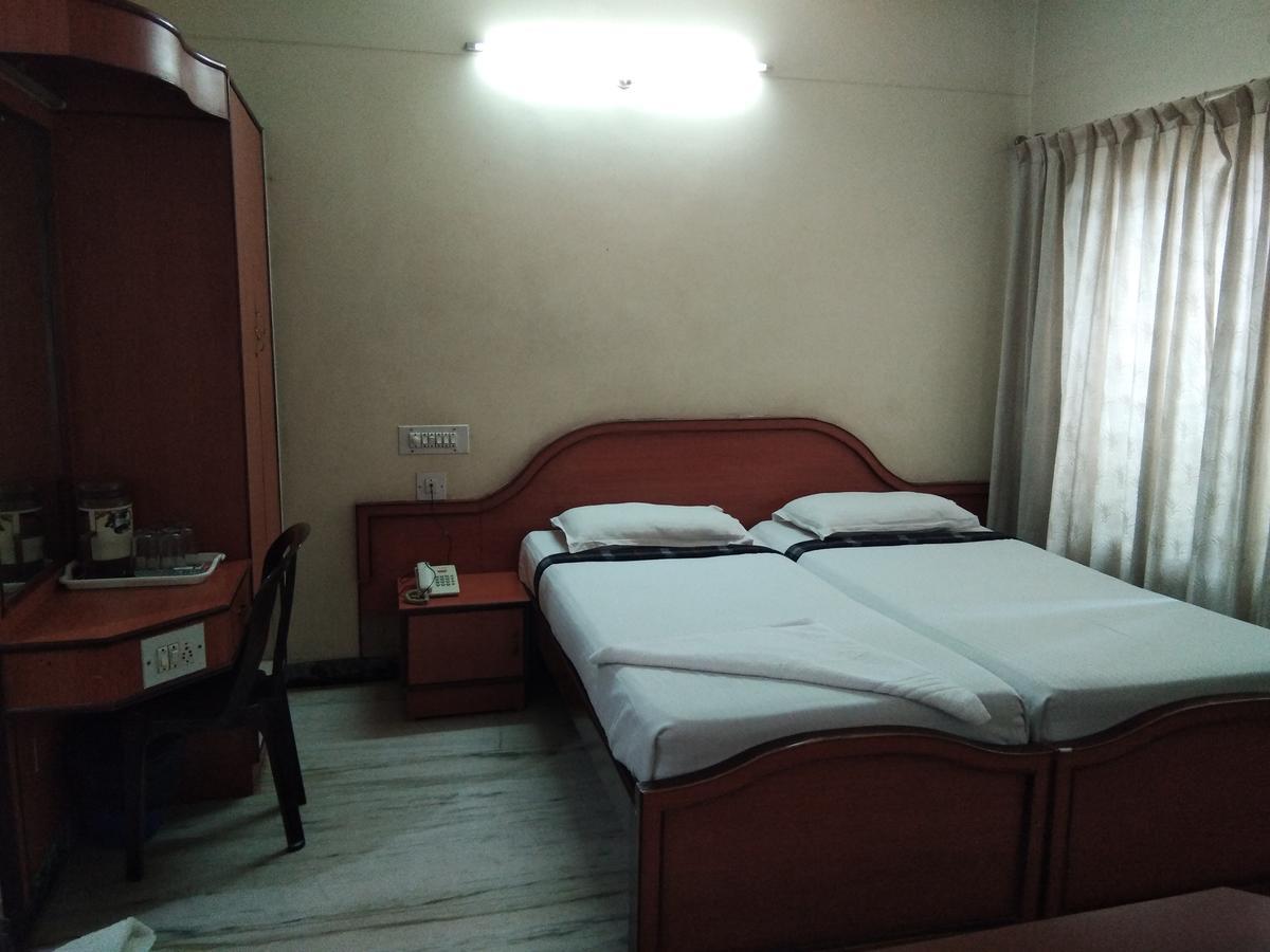 Kl Residency Hotel Mysore Bagian luar foto